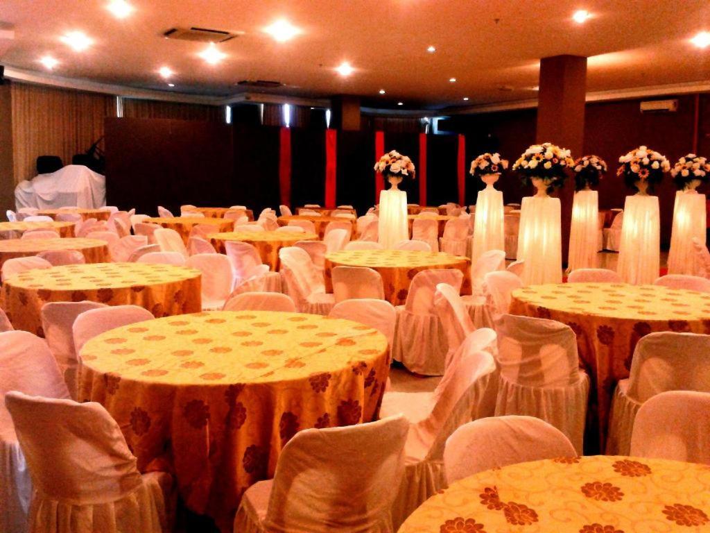 Paragon City Hotel Ипох Екстериор снимка